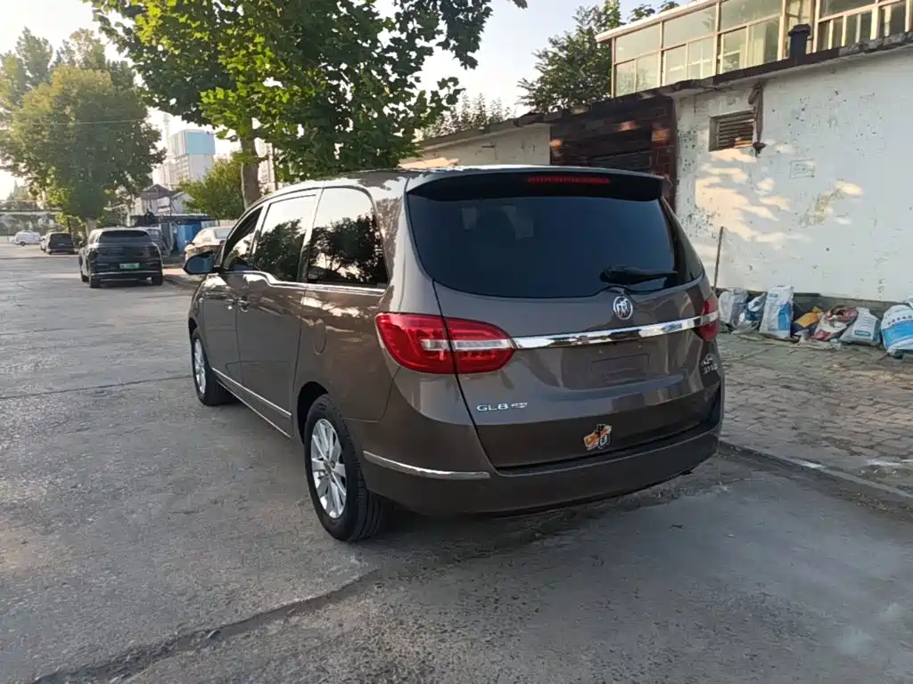 Фото 5 - Buick GL8