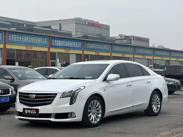 CADILLAC XTS