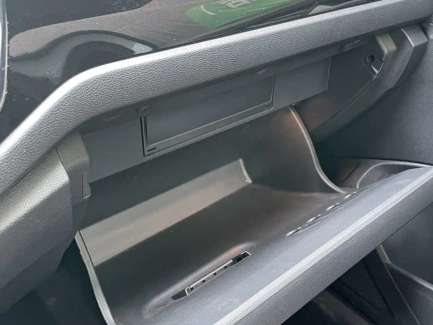 VOLKSWAGEN T ROC EXPLORING SONGS