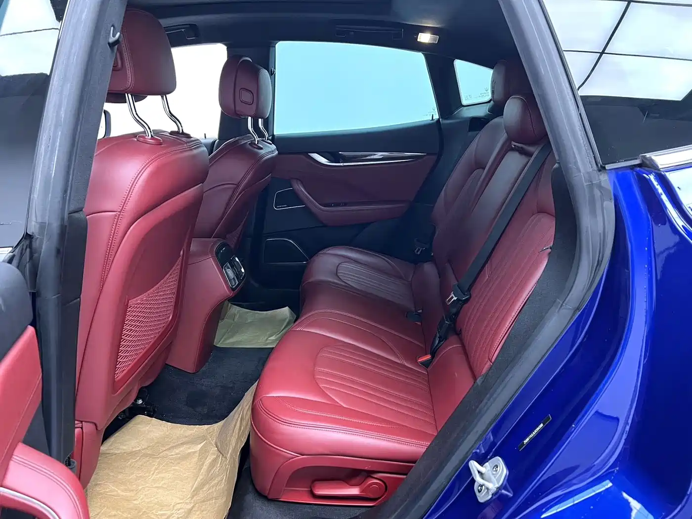 Photo 2 - Maserati Levante