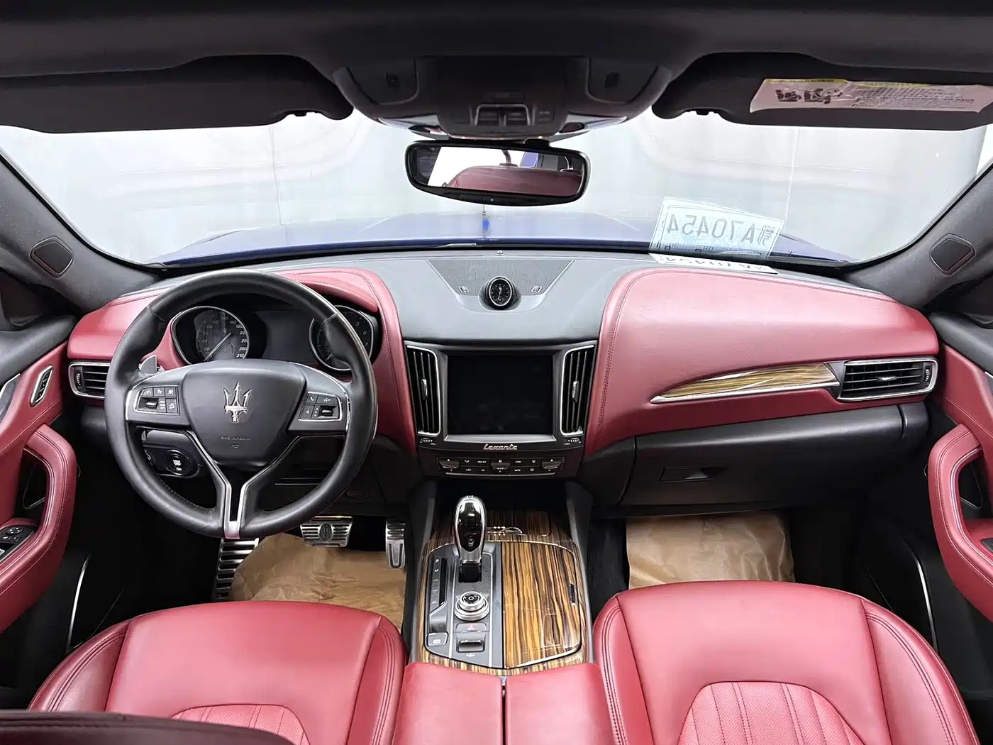 Photo 3 - Maserati Levante