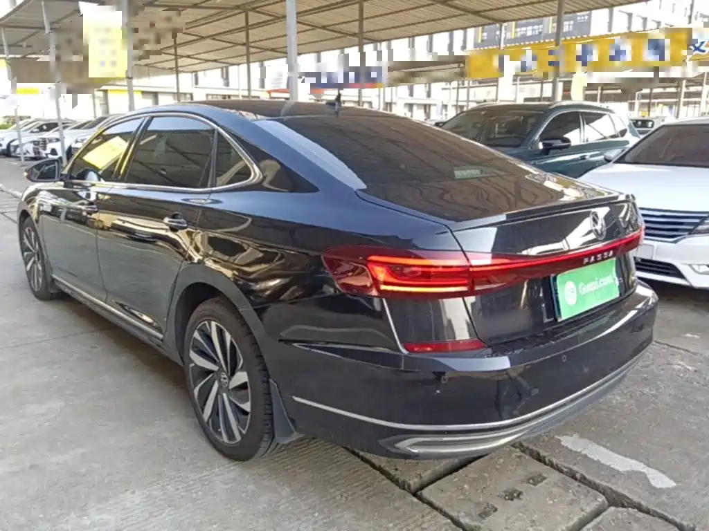 صورة 5 - Volkswagen Passat