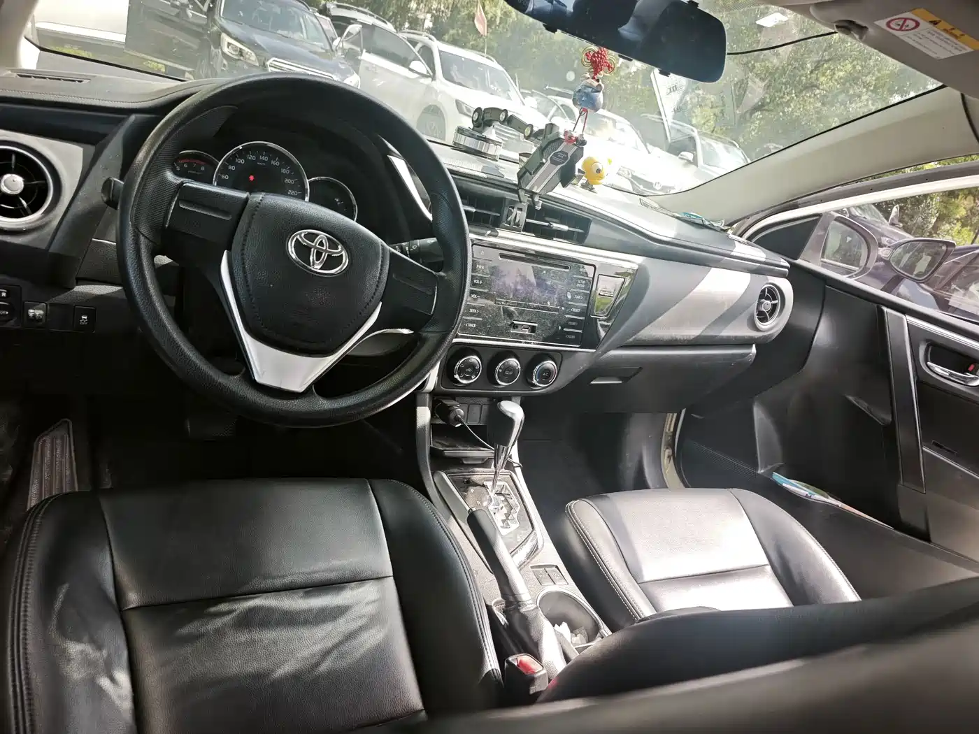 Фото 8 - Toyota Corolla