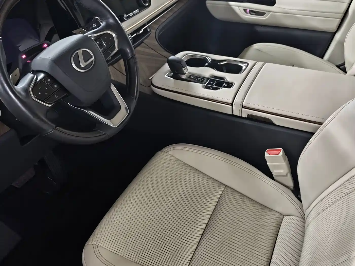 Lexus LM 2024 2023 500h 6-Seater Prestige Edition