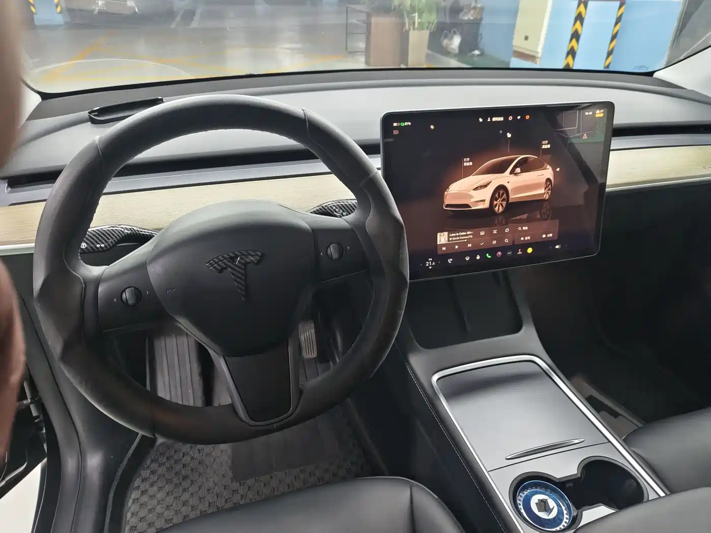 TESLA MODEL Y