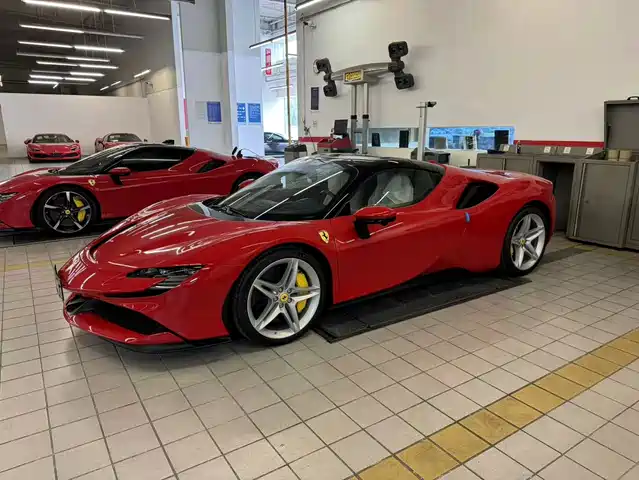 Ferrari SF90 3.9T V8 Spider