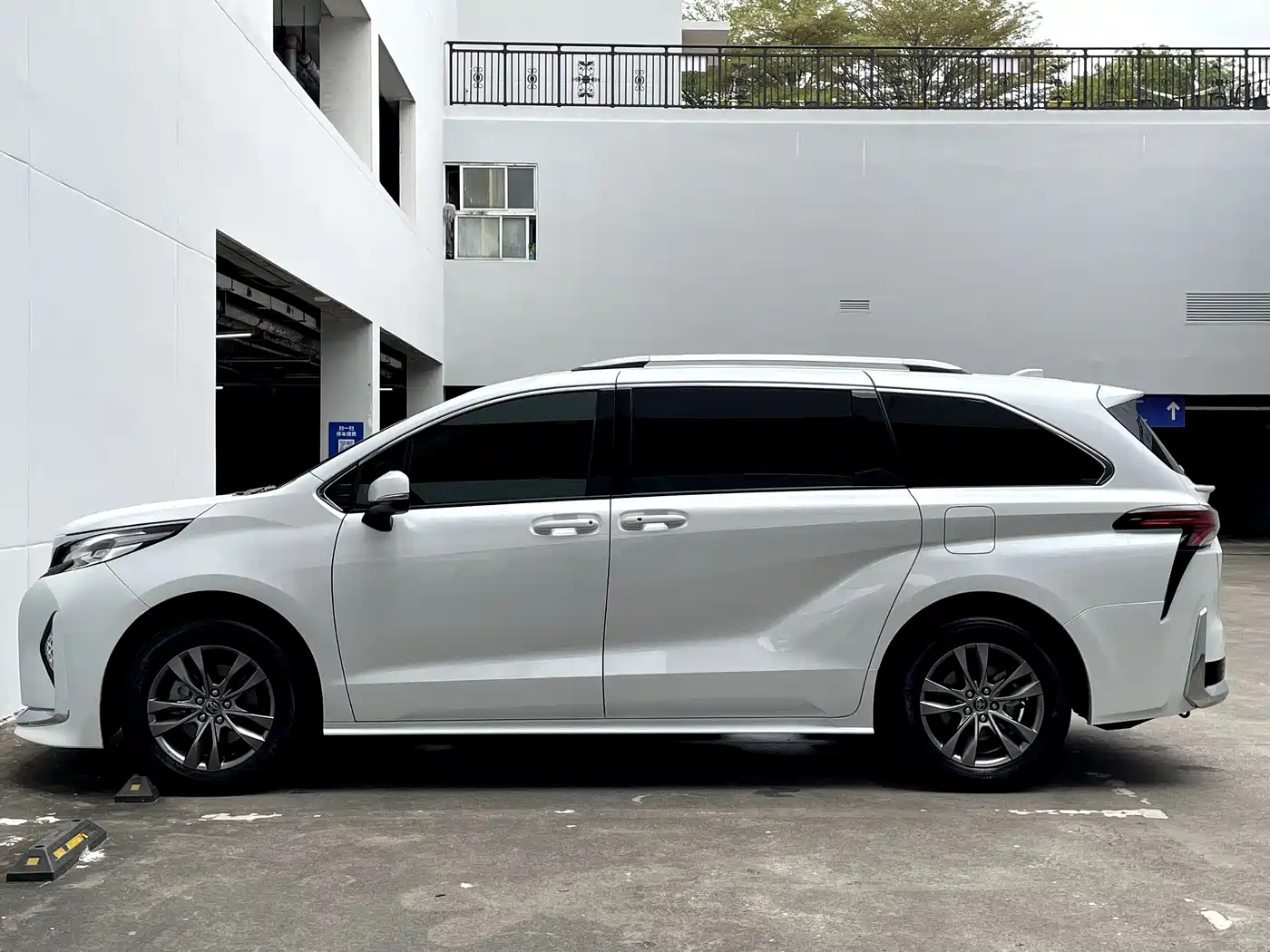 Toyota Sienna 2026 Model 2.5L Hybrid 2WD Comfort Edition фото 6
