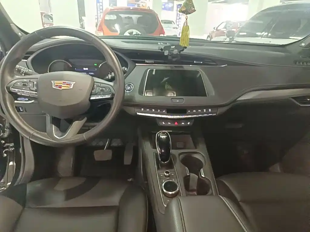Cadillac XT4 2023 2022 28T FWD Luxury