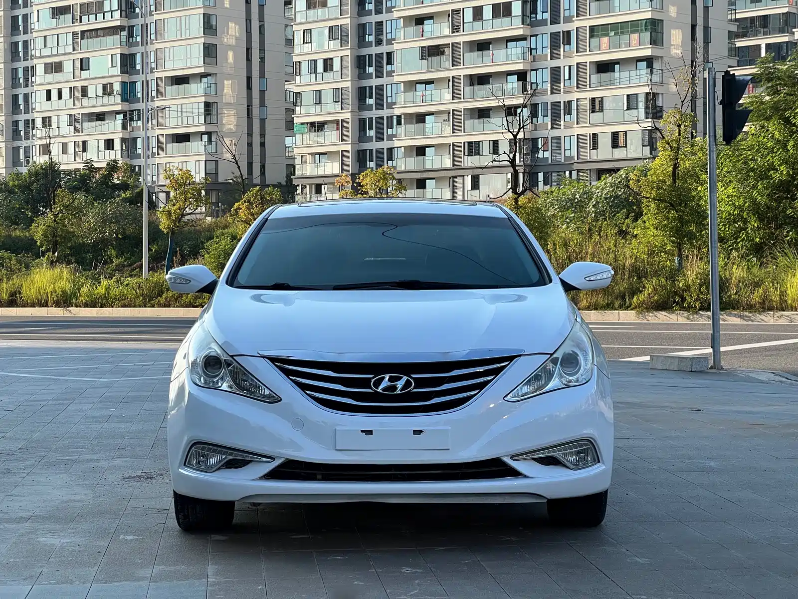 صورة 2 - Hyundai Sonata