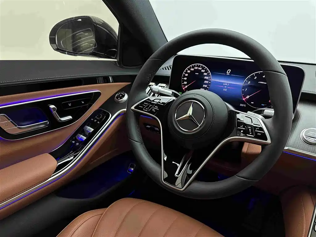 Фото 10 - Mercedes-Benz S-Class