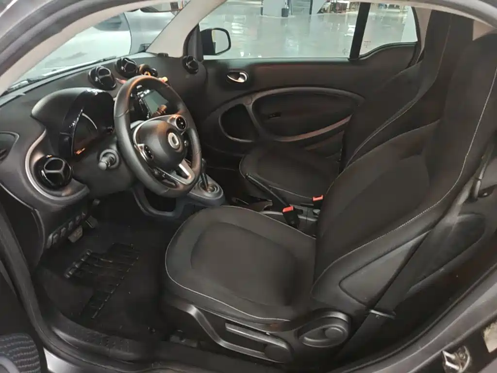 smart fortwo 2019 2019 0.9T 66kW Hardtop Wind Edition China VI