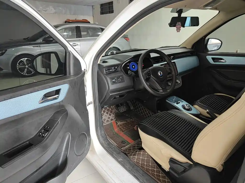Huachen Xinyi Brilliance Xinyi i03A 2021 2021 318km 31.45kWh