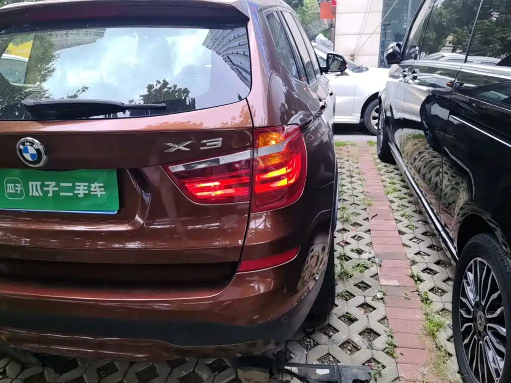 Photo 8 - BMW X3 (Import)