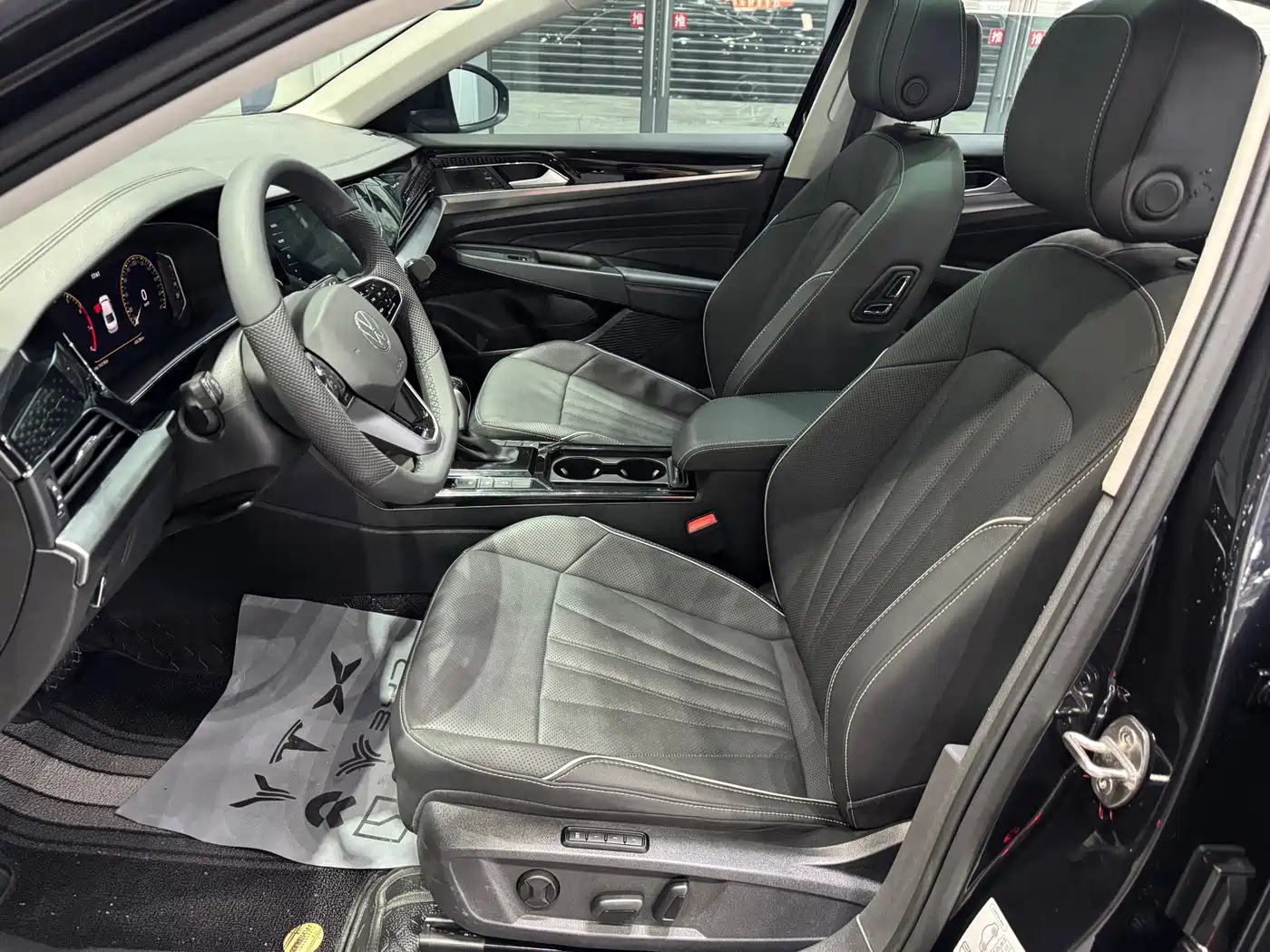 Фото 8 - Volkswagen Passat