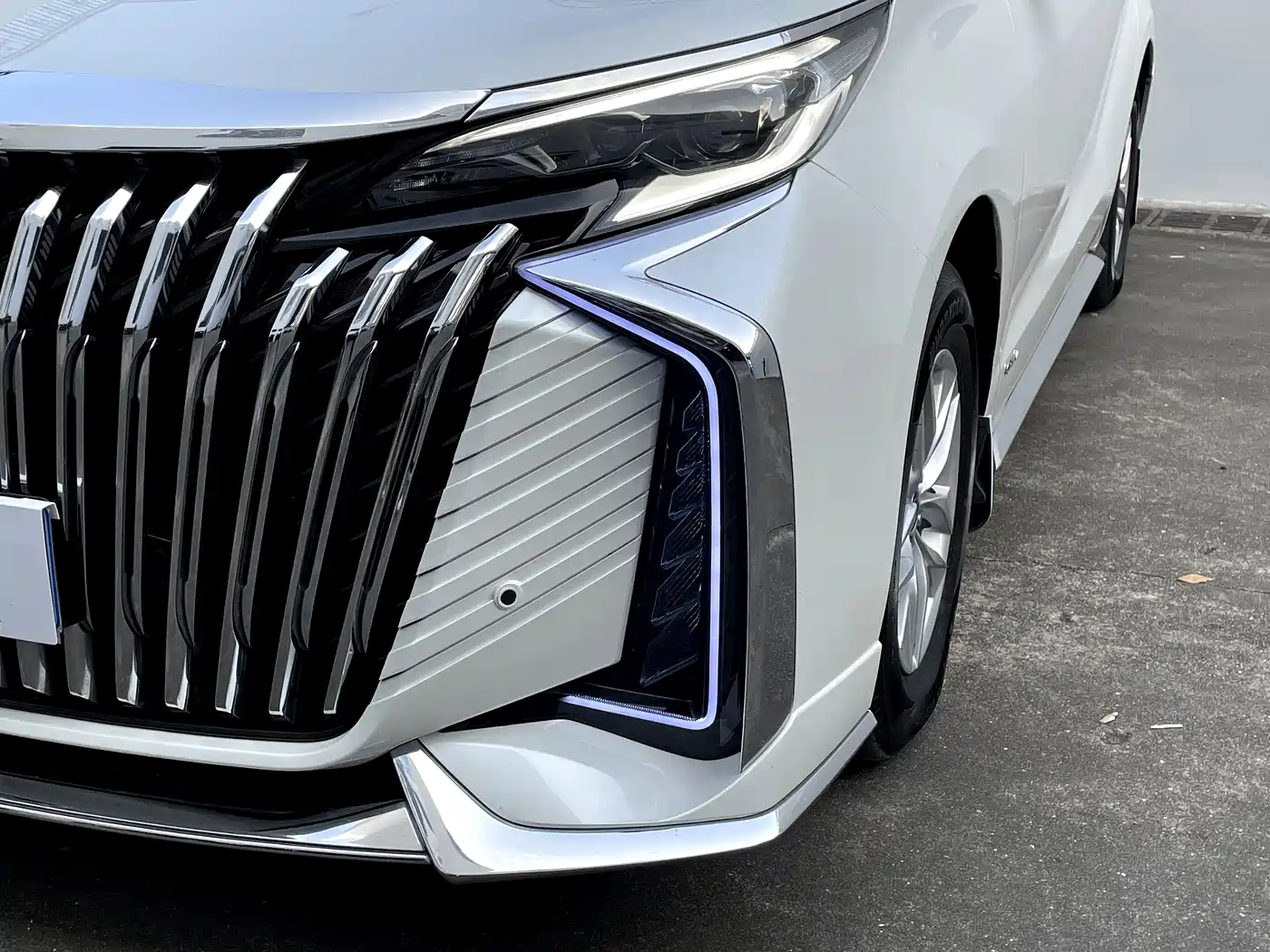Toyota Granvia 2024 2.5L Hybrid Comfort фото 5