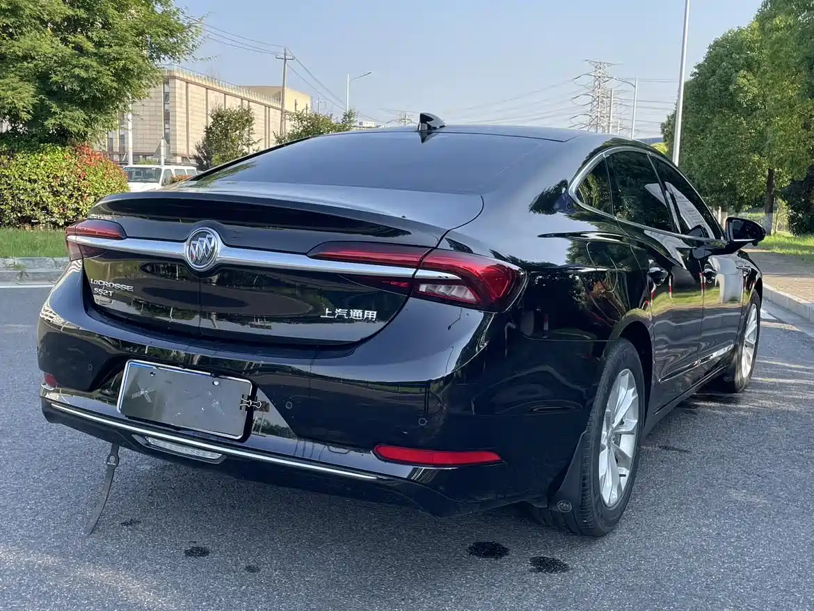 BUICK LACROSSE