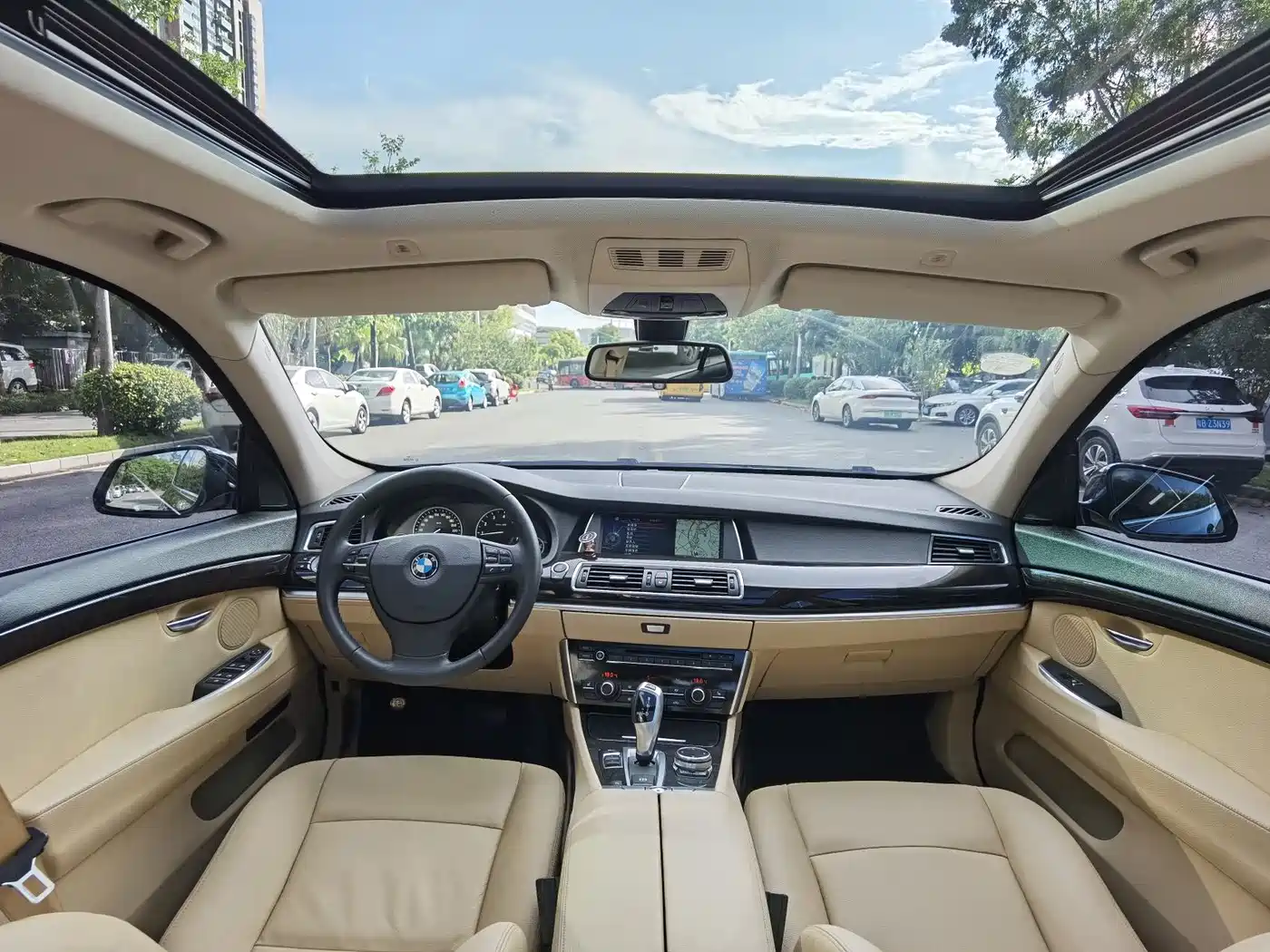 BMW 5 Series GT 2014 528i Leading фото 11