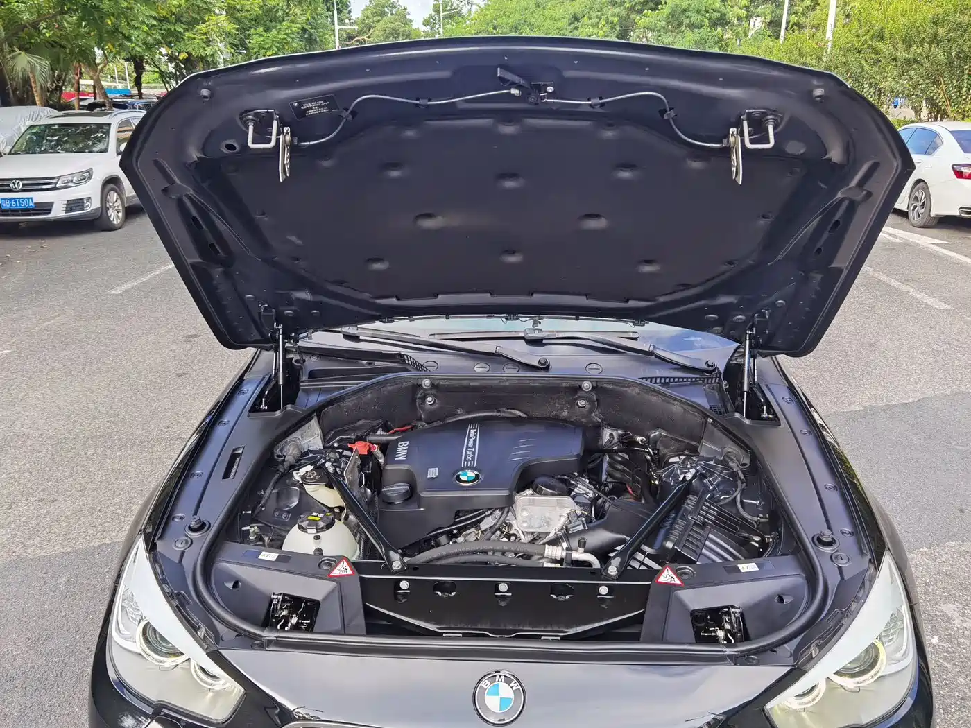 BMW 5 Series GT 2014 528i Leading фото 16