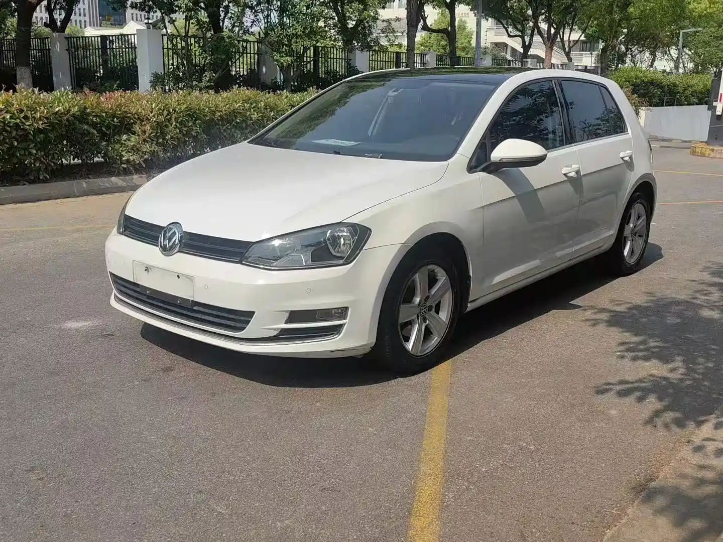 Фото 1 - Volkswagen Golf
