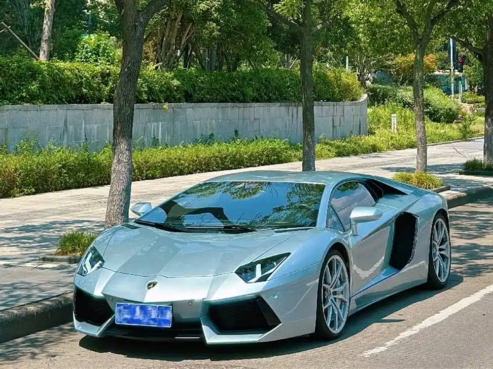 Lamborghini Aventador 2011 LP 700-4