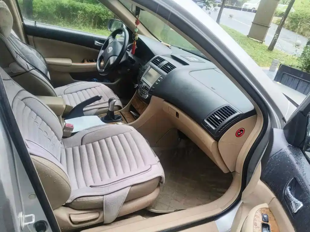 BYD F6 2010 2010 Gold Edition 2.0L Manual Premium