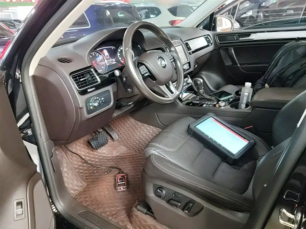 Фото 16 - Volkswagen Touareg