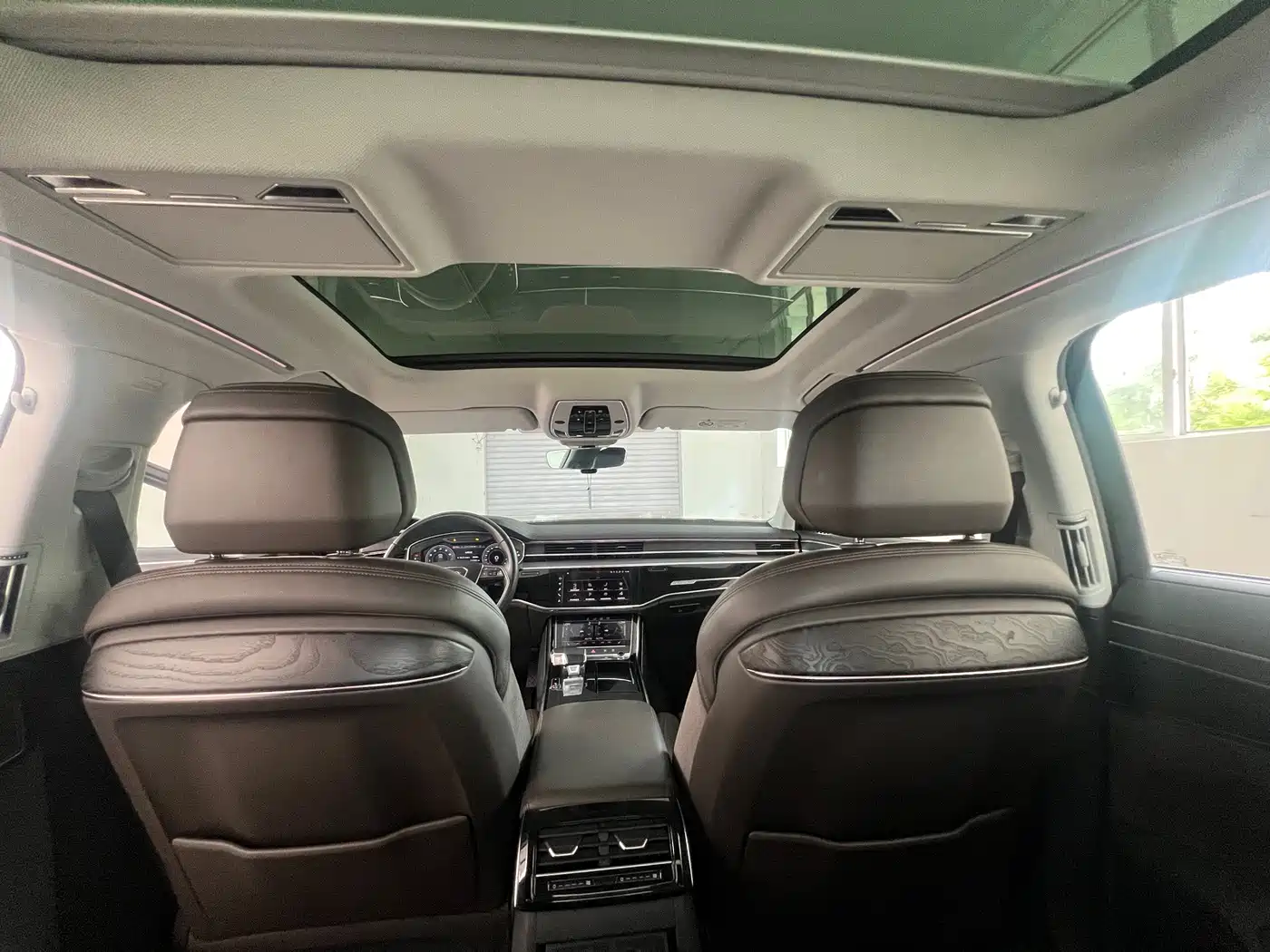 Photo 30 - Audi A8