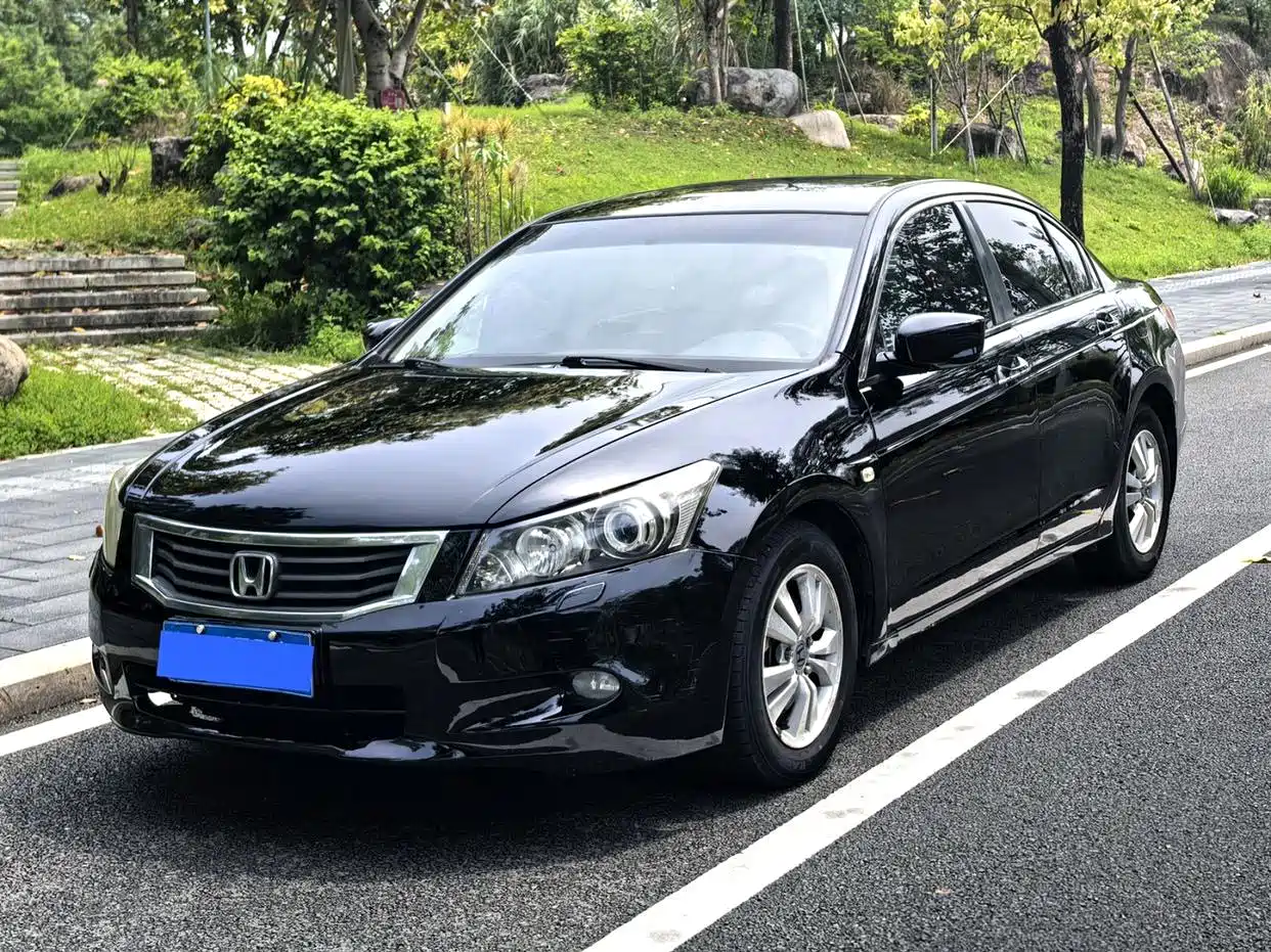 Фото 1 - Honda Accord