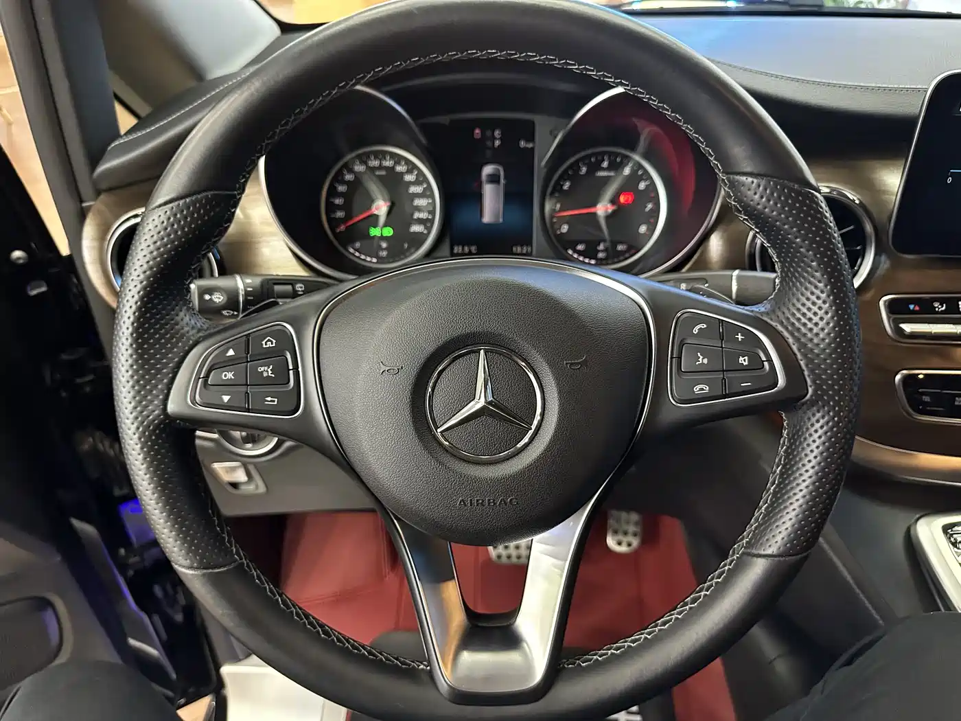 Mercedes-Benz V-Class 2020 V 260 Luxury Edition фото 27
