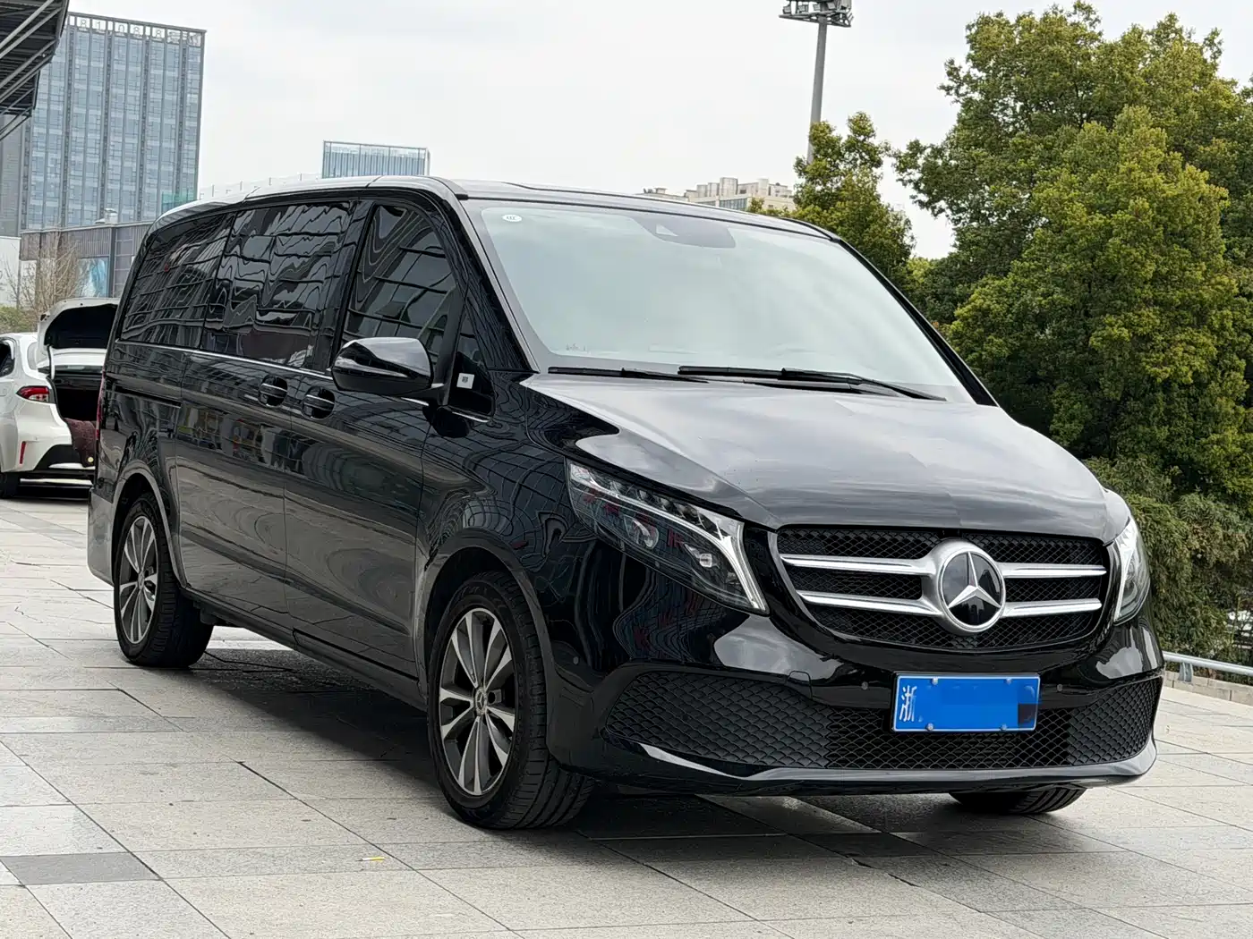 MERCEDES-BENZ V CLASS