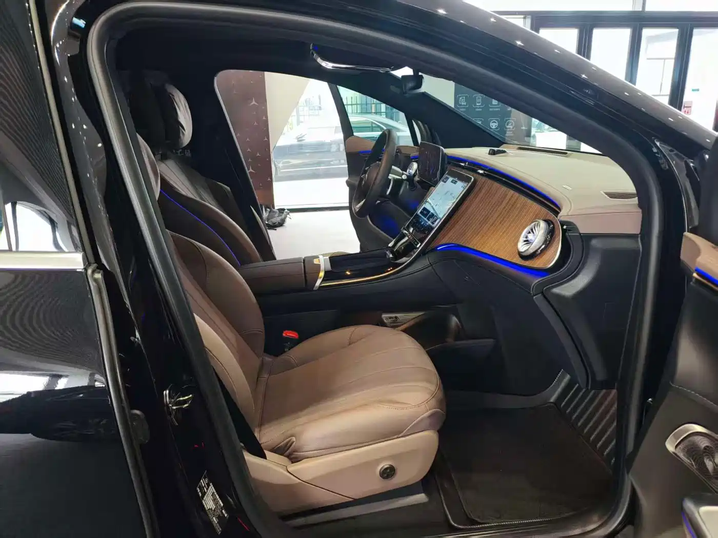 Mercedes-Benz EQE SUV 2025 2024 500 4MATIC Luxury Edition