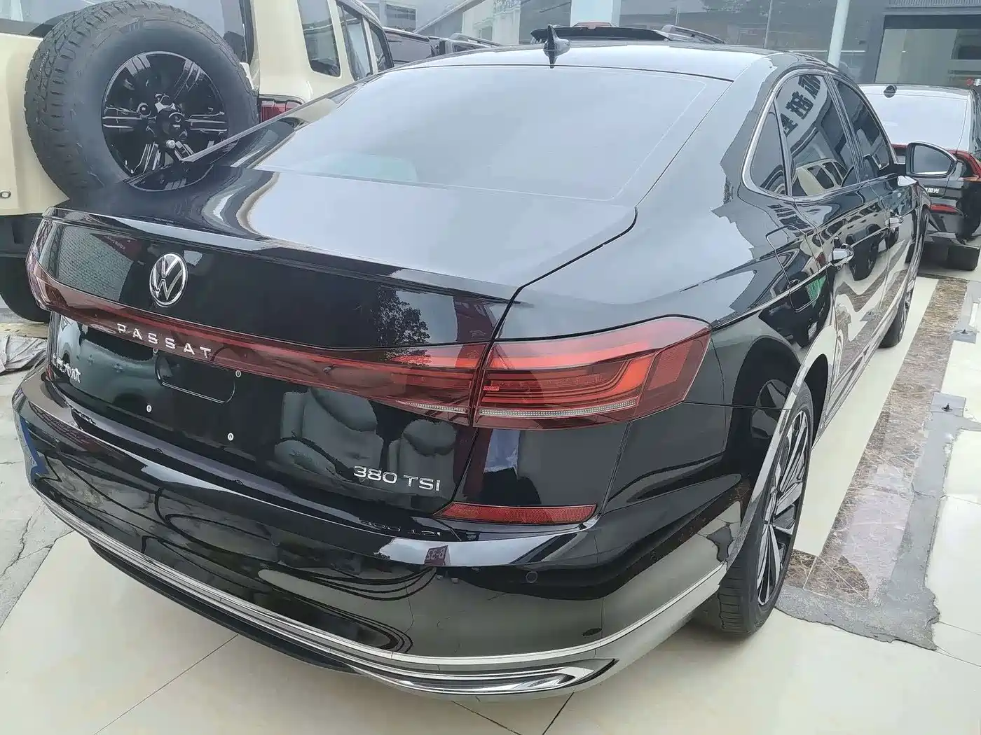 Фото 12 - Volkswagen Passat