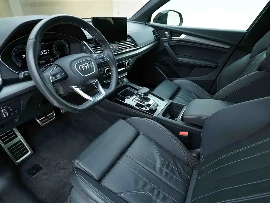 Audi Q5L 2024 Model 40 TFSI Luxury Dynamic фото 10