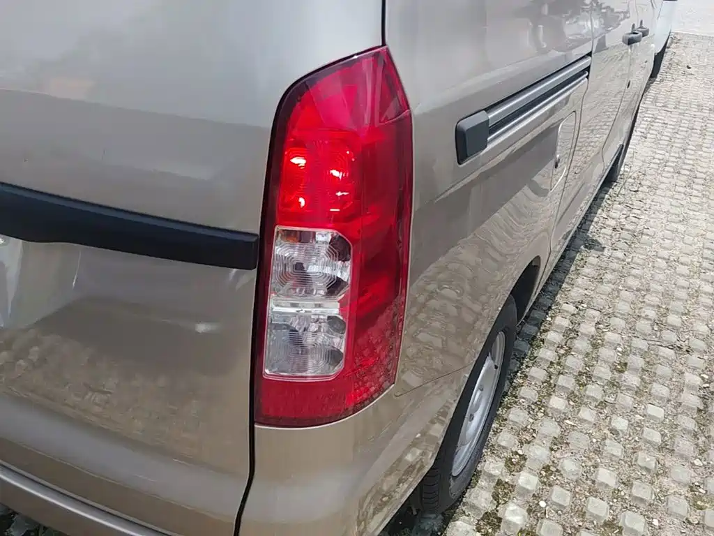Wuling Motors Wuling Hongguang V 2024 2022 1.5L Dynamic Edition Hydraulic Power Steering LAR