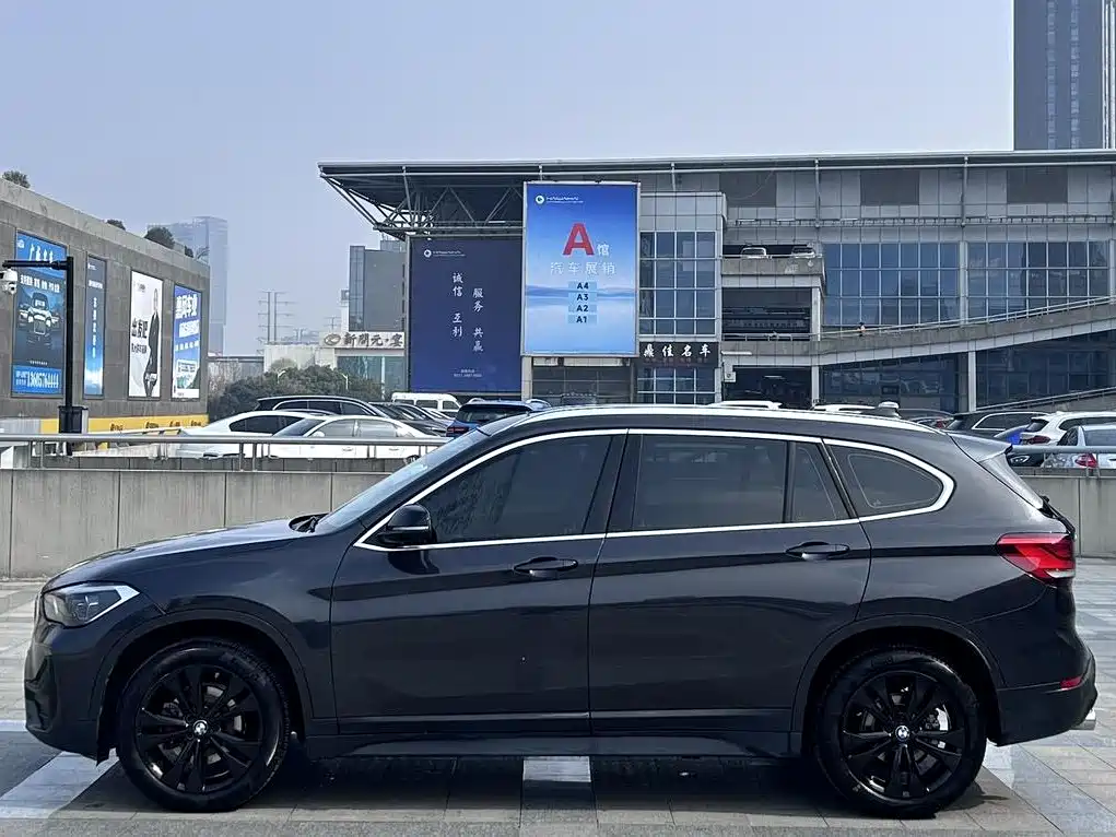 BMW X1 2021 sDrive20Li Fashion фото 6