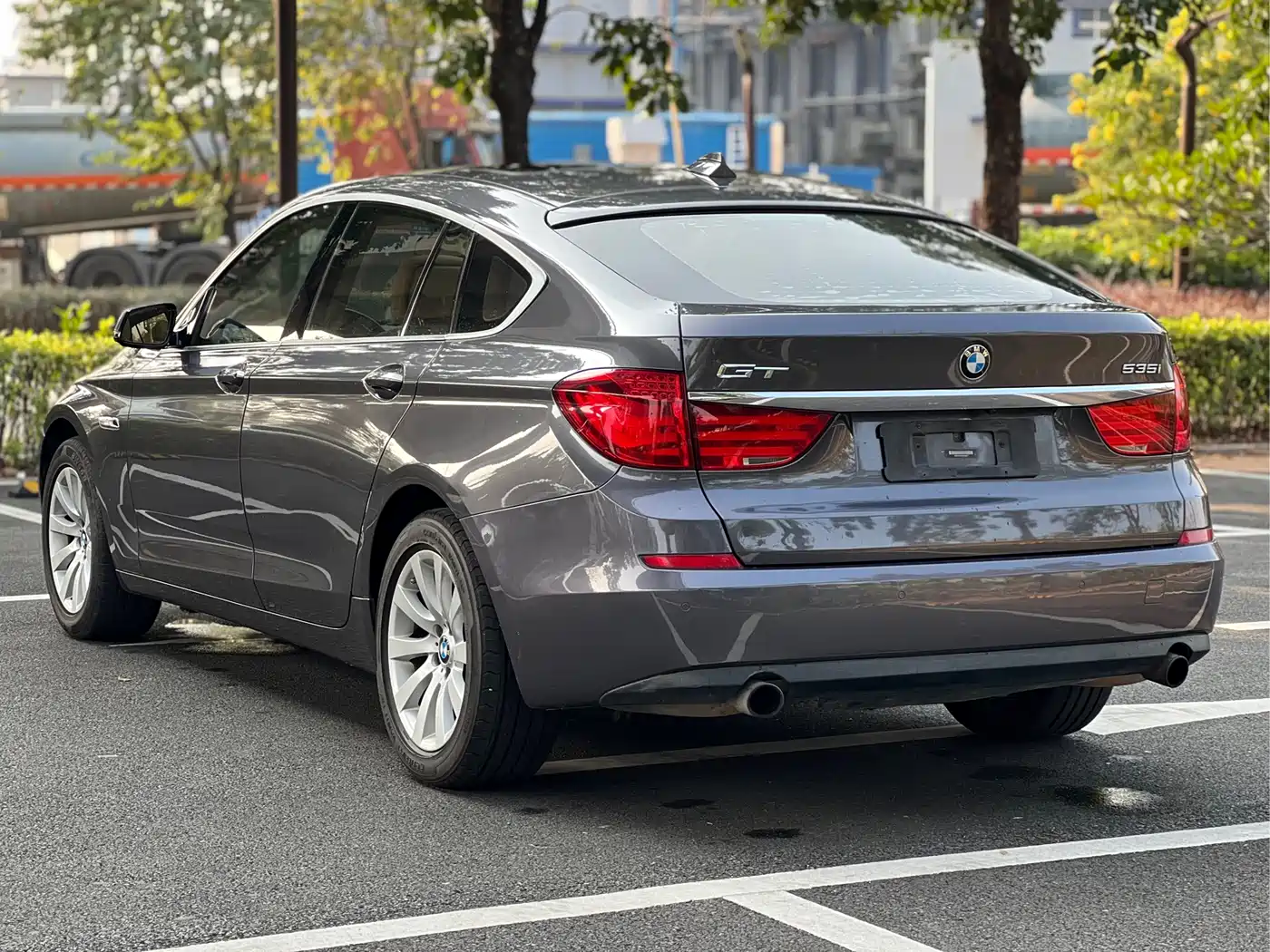 BMW 5 Series GT 2013 535i Elegance фото 6