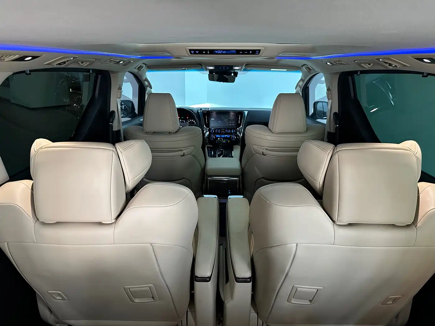 Toyota Vellfire 2021 Crown Hybrid 2.5L HV Premium Edition фото 25