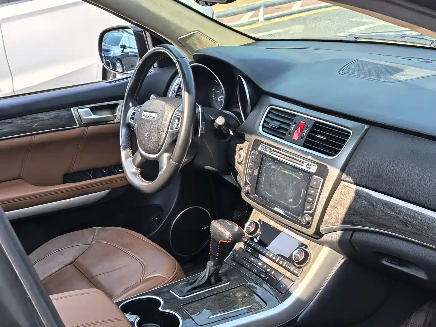 Haval H8 2015 2.0T 2WD Luxury фото 4