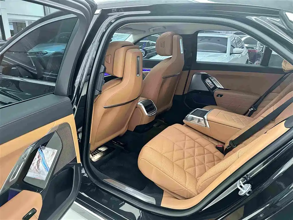 BMW 7 Series 2025 2023 Model 735Li Luxury Package