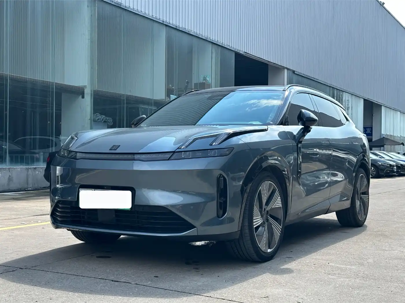 Lynk & Co 08 EM-P