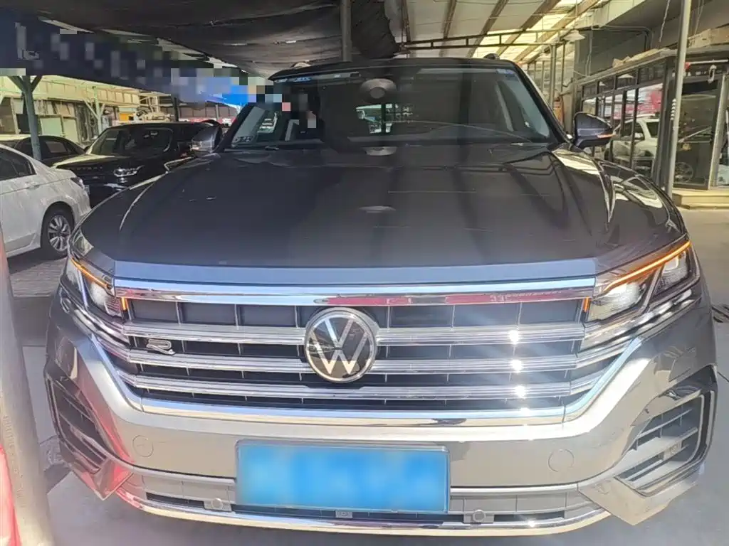 VOLKSWAGEN TOUAREG
