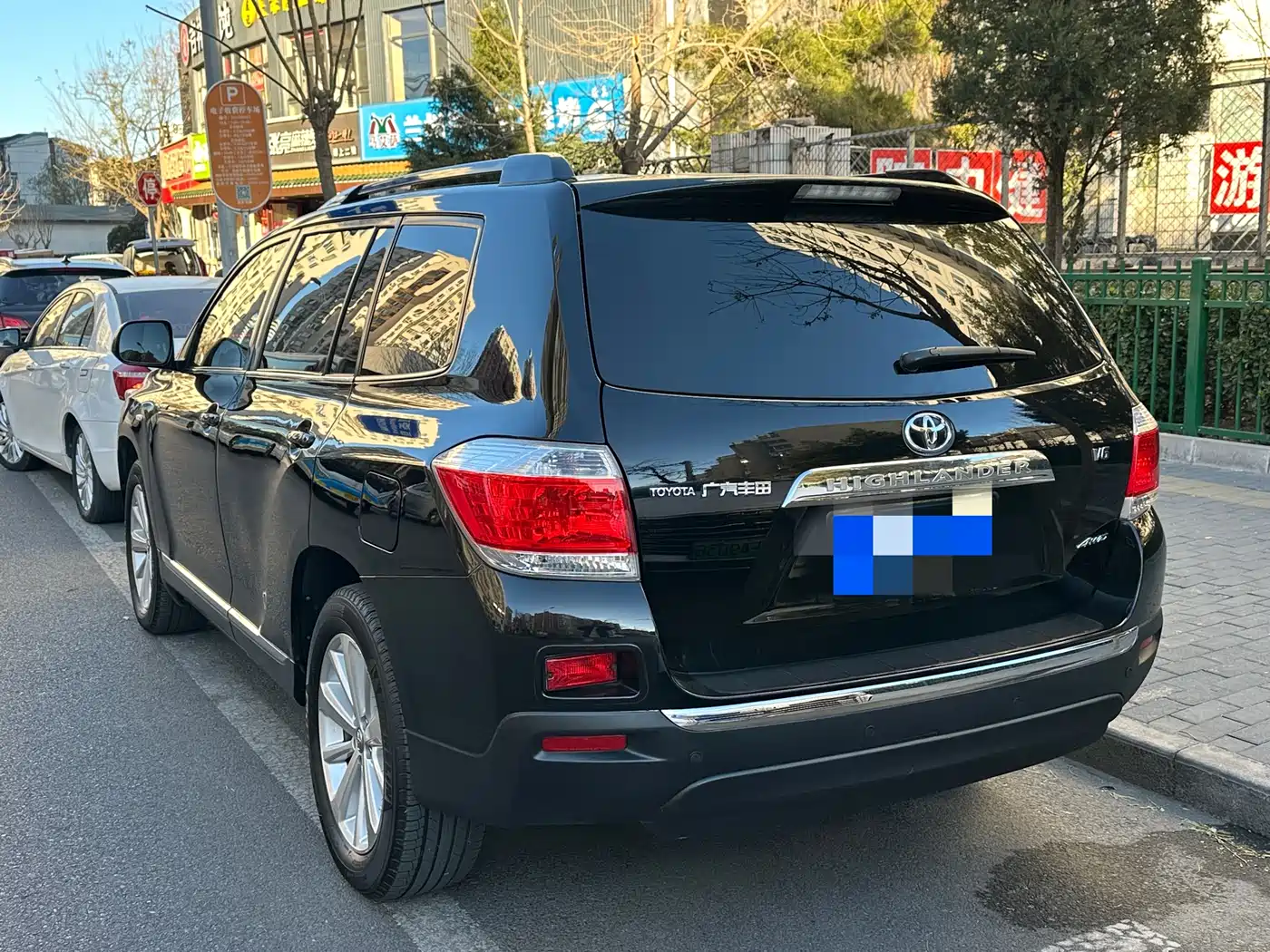 Toyota Highlander 2012 3.5L AWD 7-Seater Luxury Edition фото 6