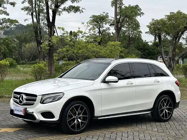 MERCEDES-BENZ GLC
