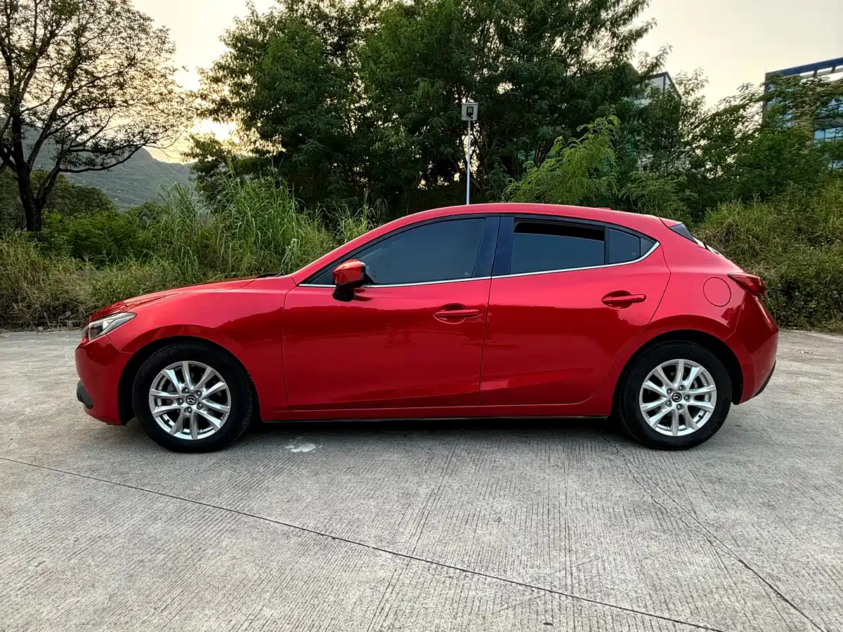 Фото 8 - Mazda Mazda 3