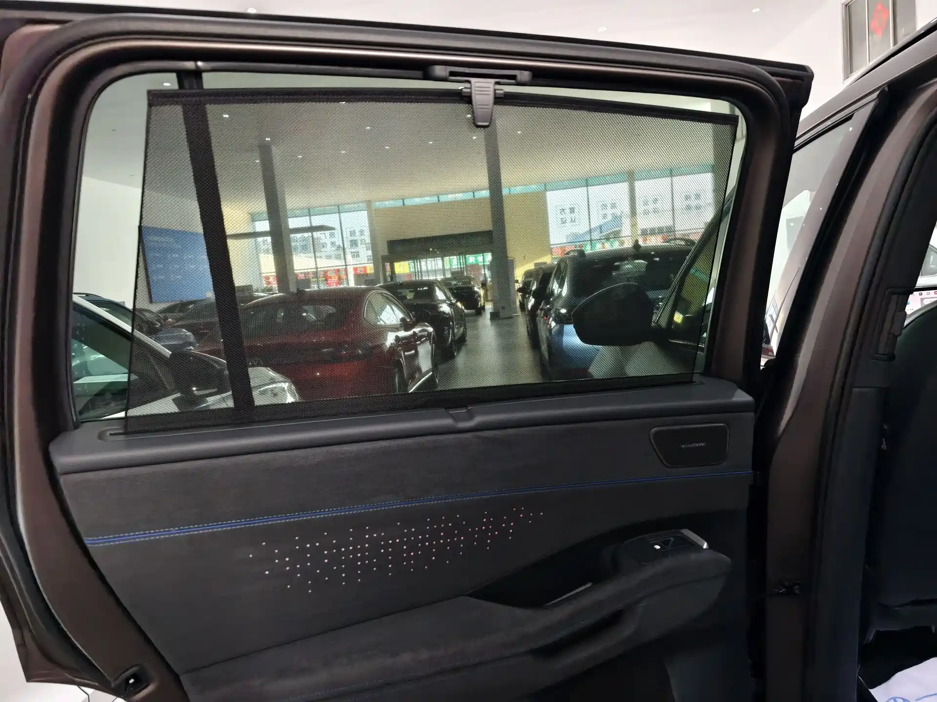 صورة 6 - Volkswagen Teramont