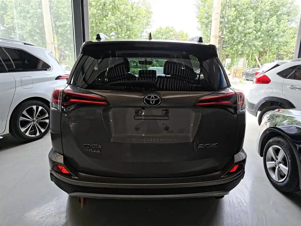Photo 6 - Toyota RAV4 Rongfang