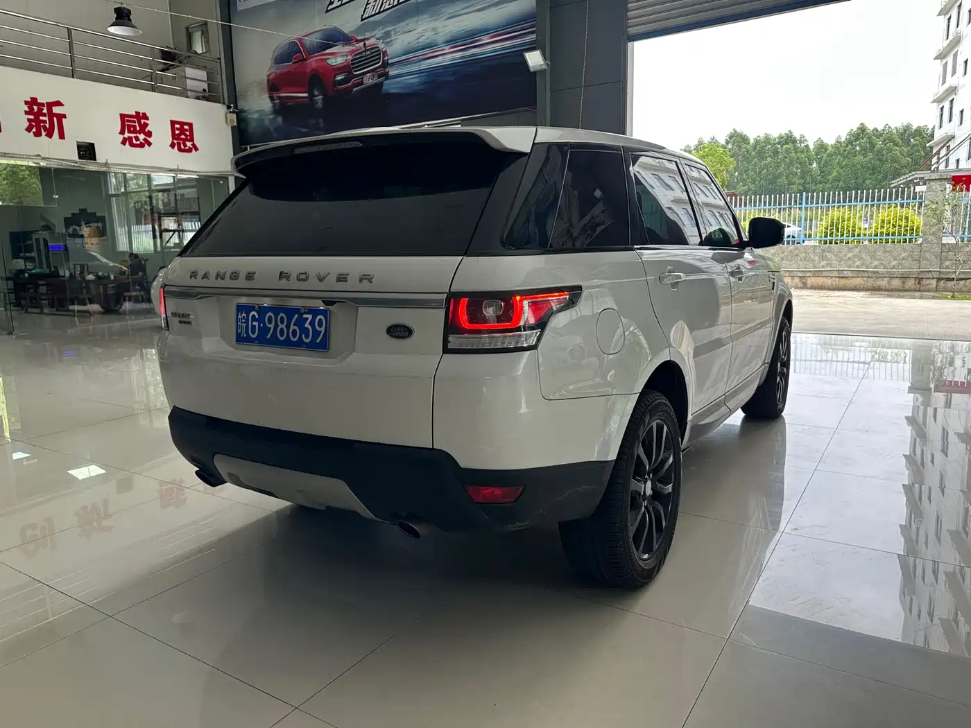 Фото 9 - Land Rover Range Rover Sport