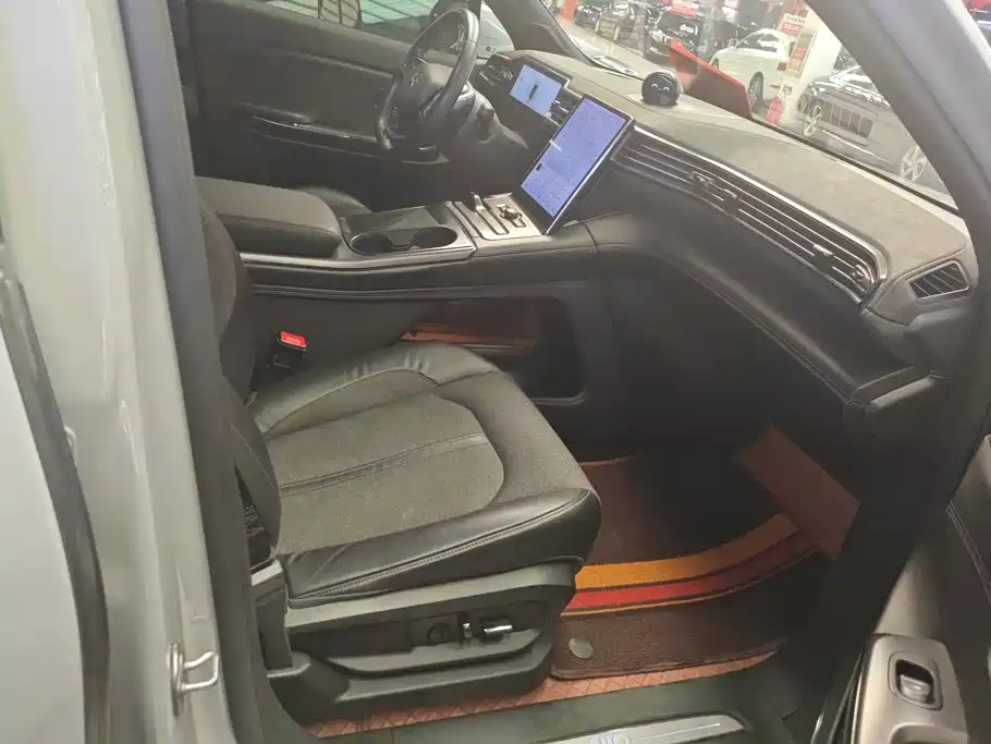 Фото 8 - NIO EC6