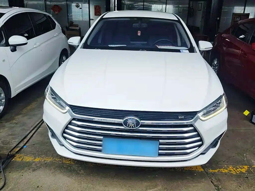 BYD Qin Pro 2020 2020 Surpass Edition 1.5TI Manual Luxury