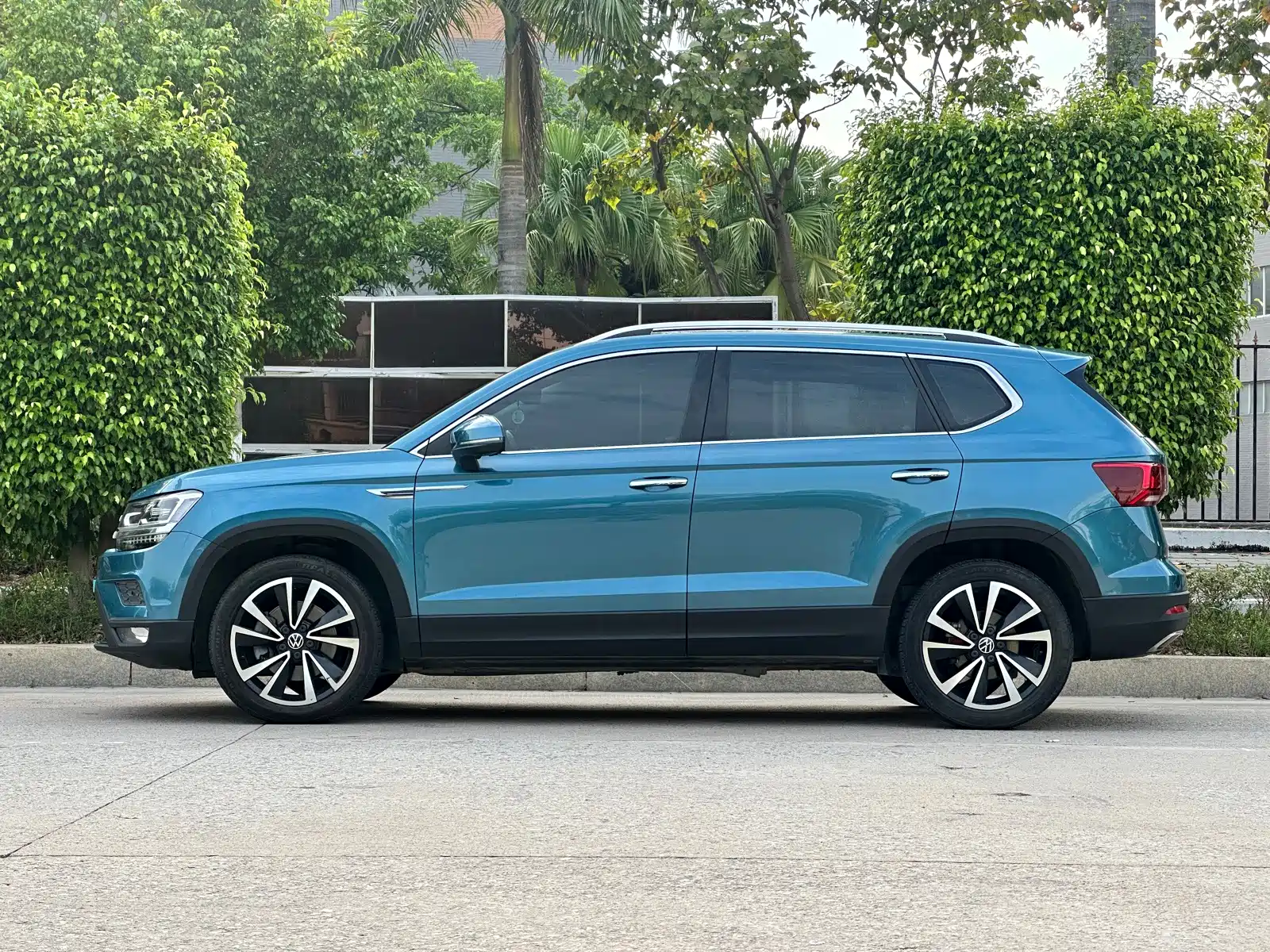 Фото 7 - Volkswagen Tharu